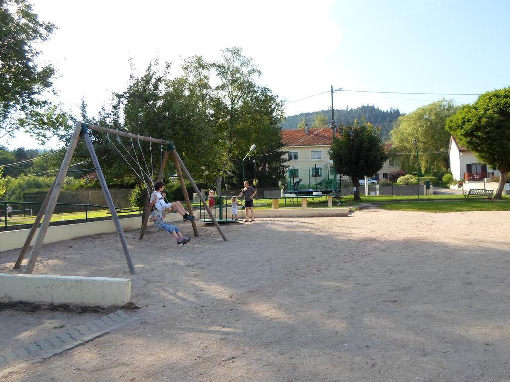 Camping Les Pinasses La Chapelle  Экстерьер фото